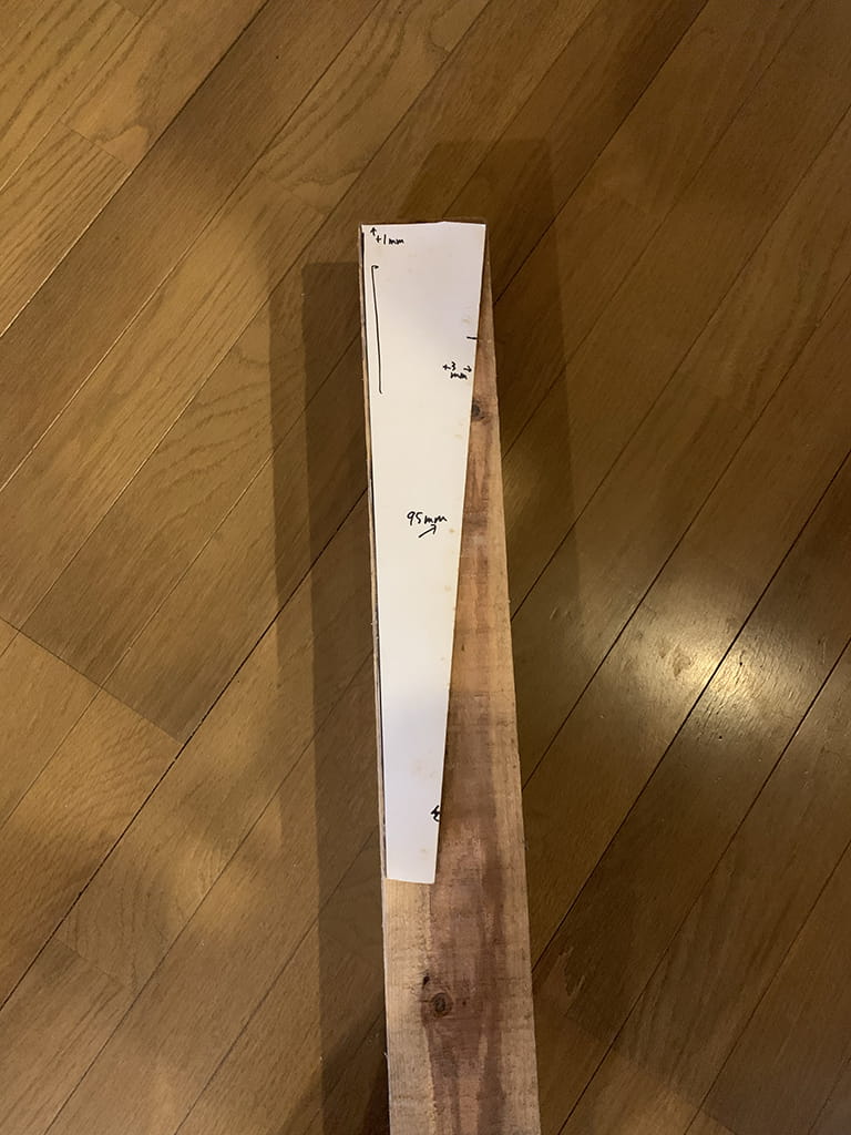 木材を切り出す